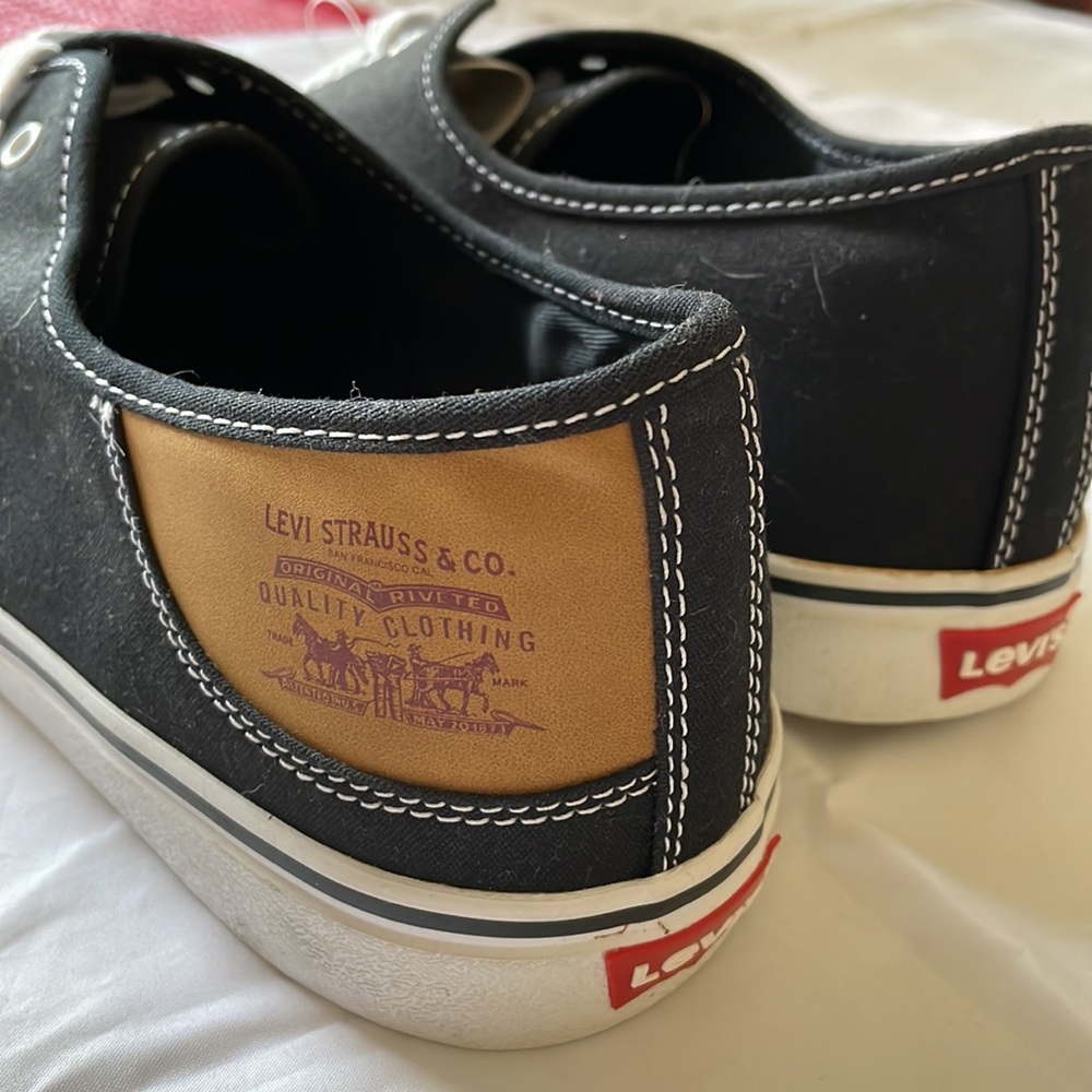 Levi’s men’s black canvas sneakers shoes size 13 BNWT - Picture 3 of 12